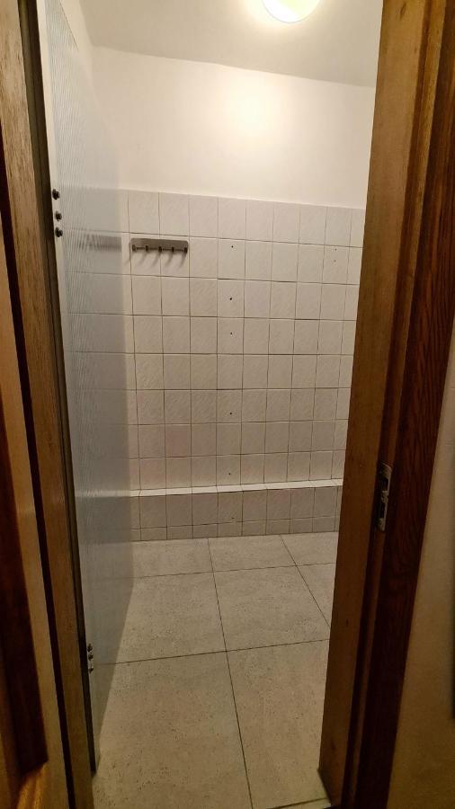 Sleep Inn Hostel Бухарест Экстерьер фото